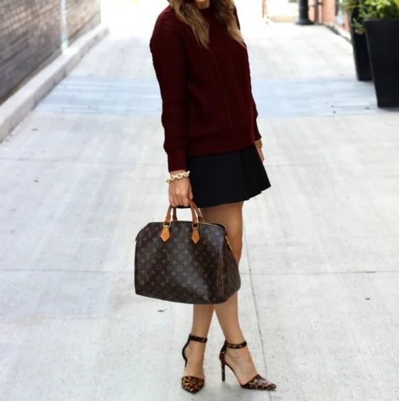 Authentic Louis Vuitton Monogram LV Speedy 30 in Excellent Condition - Picture 1 of 16